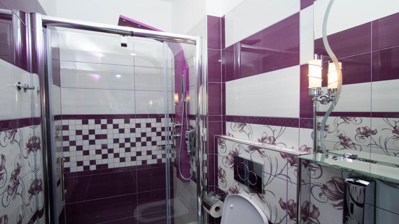 Colours - Your 7 Colour Experience In Centre Of Apartmán